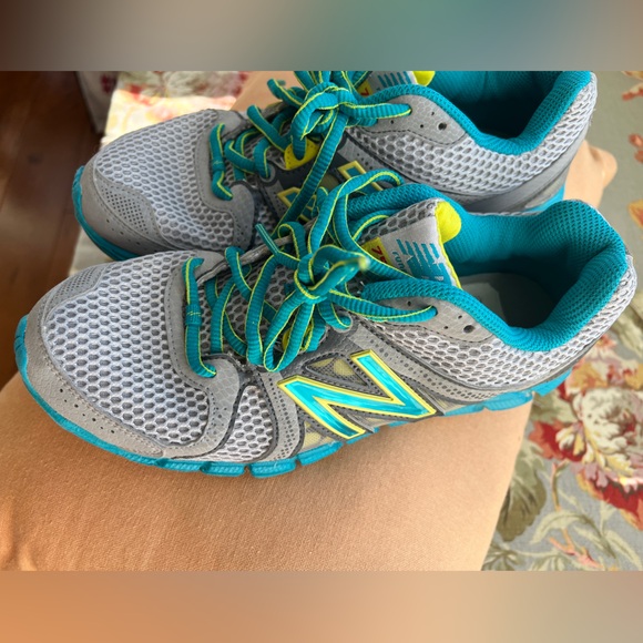 New Balance 750 V2 Teal and Gray Running Shoes Size 7 - Picture 2 of 5